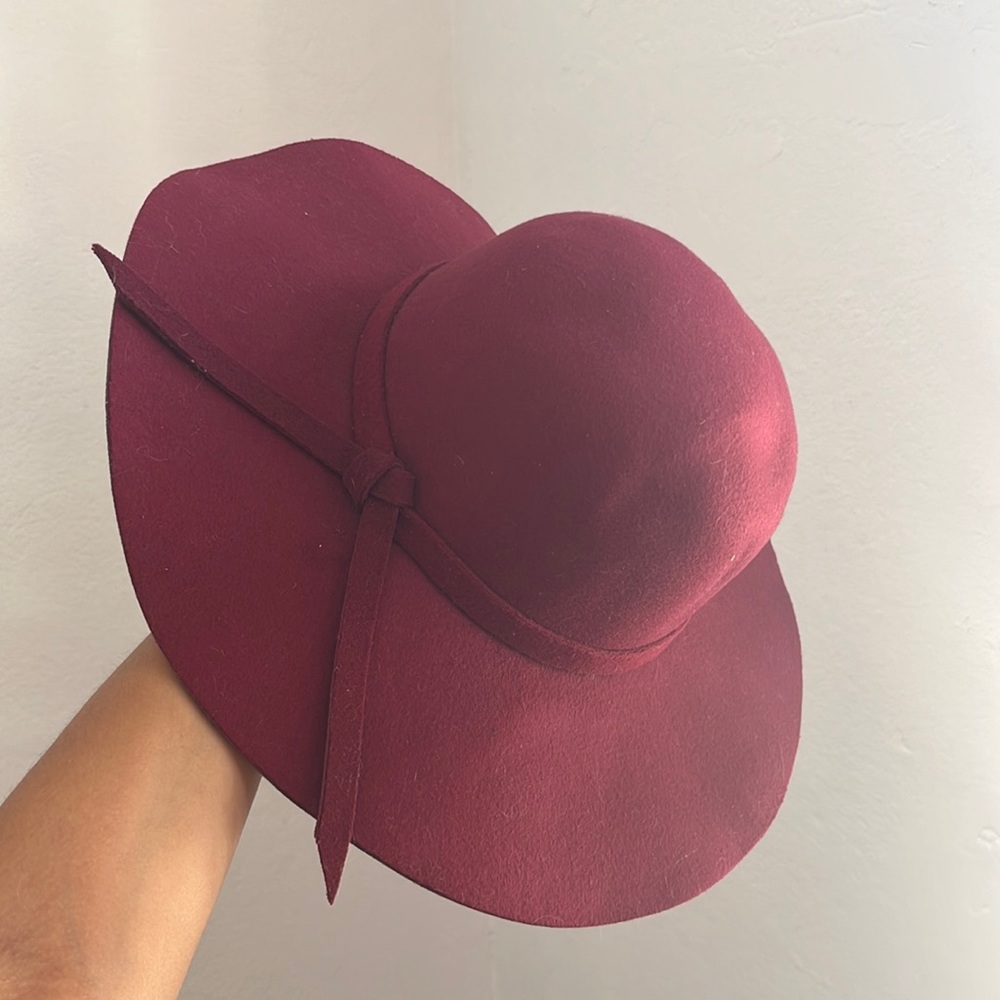 Red Boater (Hat)